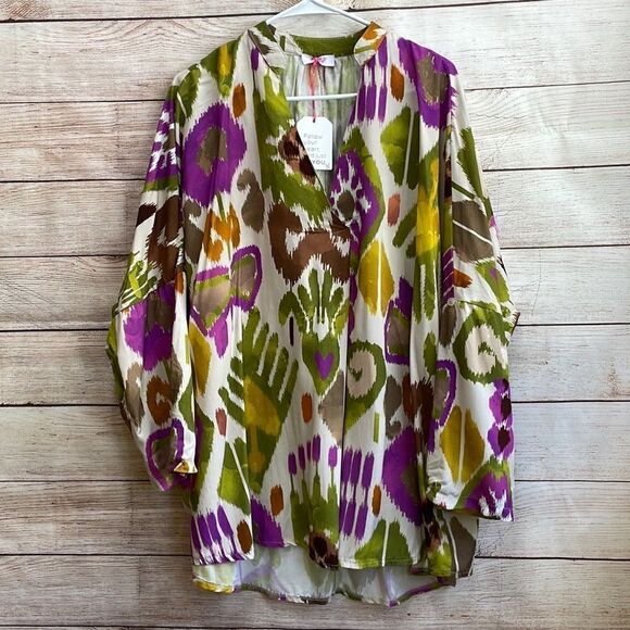 NEW WITH TAGS YOLLY ABSTRACT PRINT TOP - Picture 1 of 8